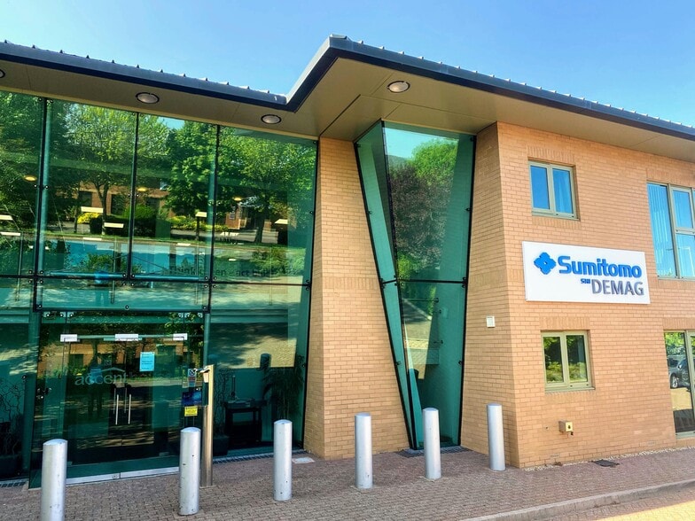 Quilters Way, Stoke Mandeville for lease - Building Photo - Image 2 of 6