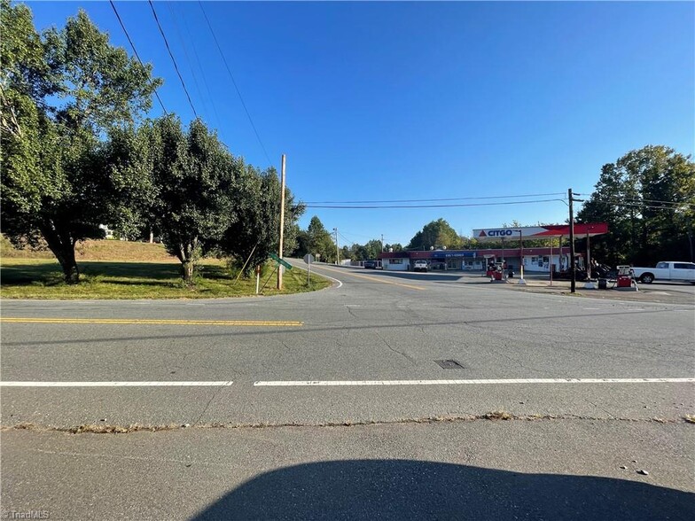 101 Calloway Rd, King, NC for sale - Primary Photo - Image 1 of 9