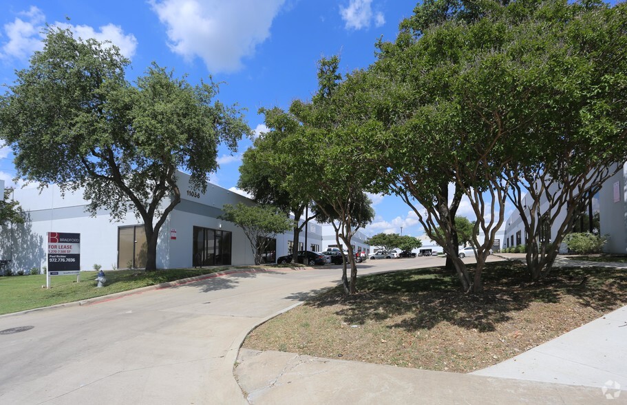 11056 Shady Trl, Dallas, TX for lease - Building Photo - Image 1 of 18