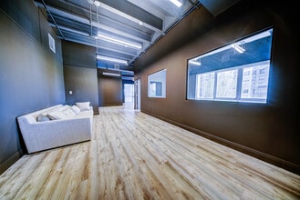 301 Arthur Godfrey Rd, Miami Beach, FL for lease Interior Photo- Image 1 of 8