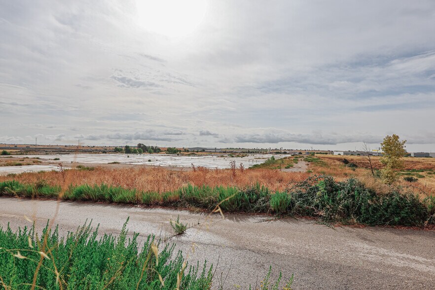 Lugar I-9, Torija, Guadalajara for lease - Building Photo - Image 3 of 5