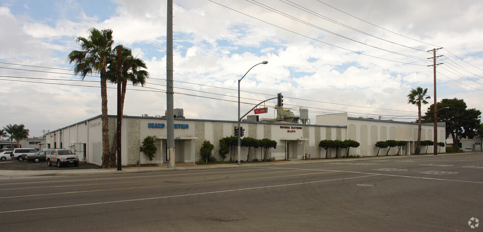 2201 S Hathaway St, Santa Ana, CA for lease - Building Photo - Image 1 of 6