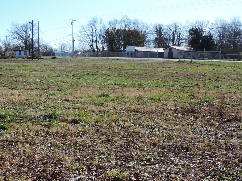 3250 U.S. 70N, Crossville, TN for lease - Building Photo - Image 2 of 8