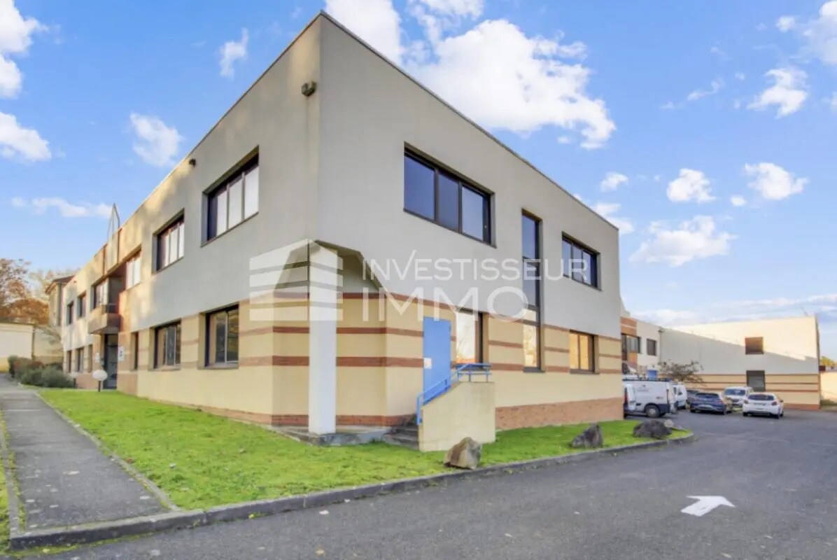 Flex in Champs-sur-Marne for lease Building Photo- Image 1 of 6