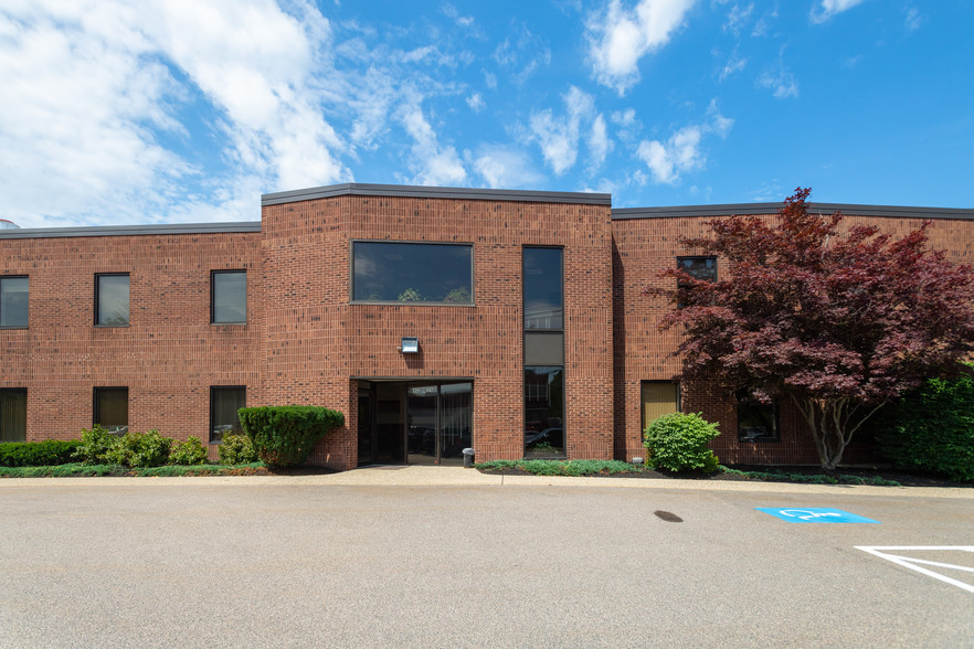 129-147 Morgan Dr, Norwood, MA for lease - Building Photo - Image 1 of 4