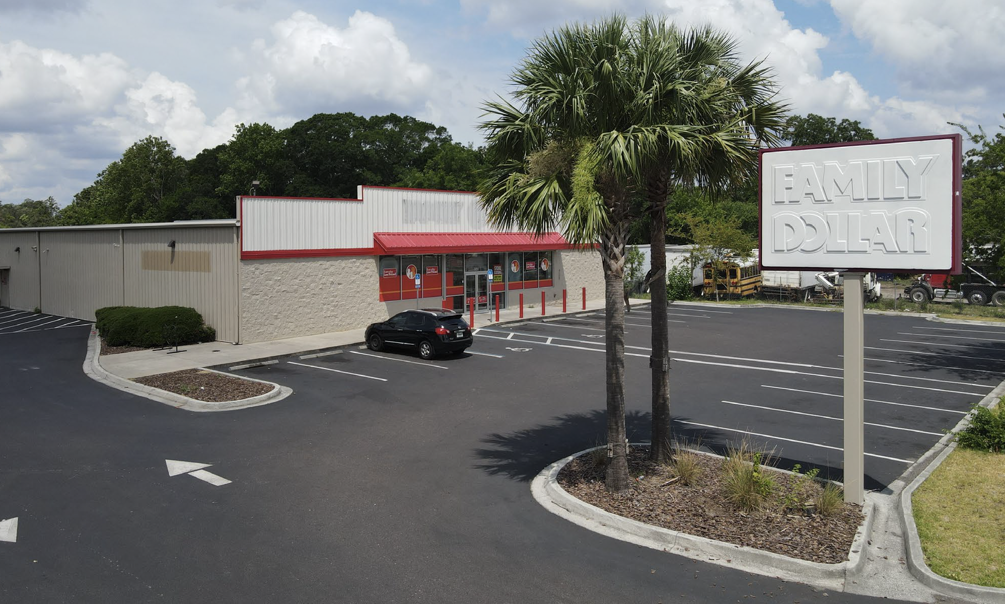 5540 Moncrief Rd, Jacksonville, FL for lease Building Photo- Image 1 of 8