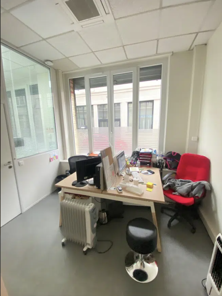 Office in Paris for lease Interior Photo- Image 1 of 5