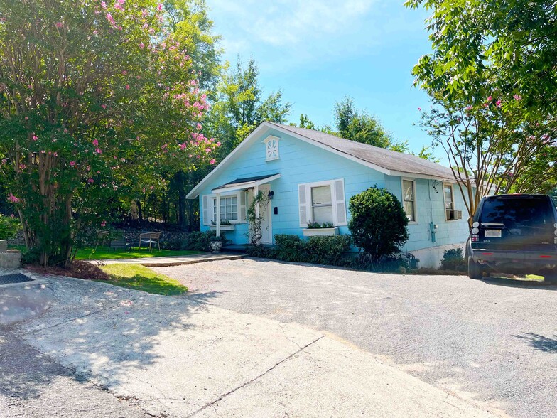 Bellwood Dr Vintage Cottages portfolio of 2 properties for sale on LoopNet.com - Building Photo - Image 3 of 8