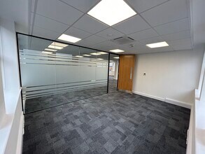 Bond Av, Milton Keynes for lease Interior Photo- Image 2 of 6