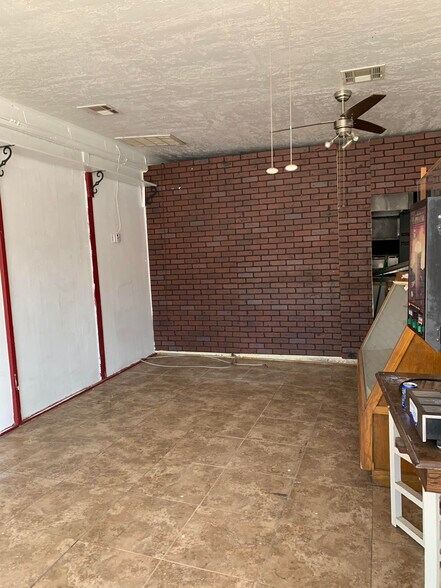 123 W Broadway St, Anadarko, OK for sale - Building Photo - Image 3 of 6