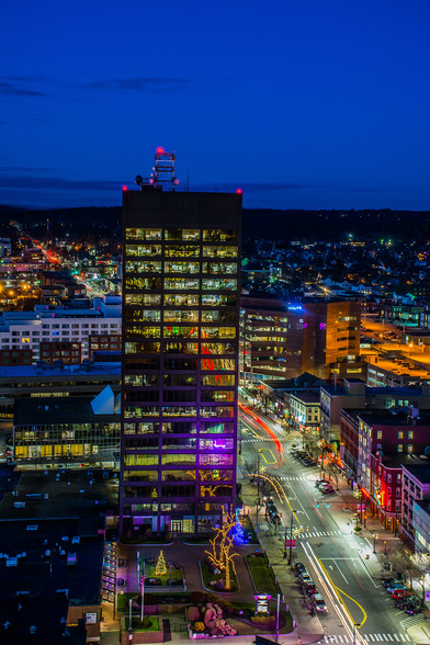 1000 Elm St, Manchester, NH for sale - Building Photo - Image 1 of 1