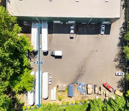 16427 NE Airport Way, Portland, OR - AERIAL  map view