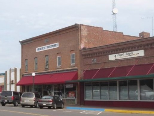 106 Oak St W, Frederic, WI for sale - Primary Photo - Image 1 of 1