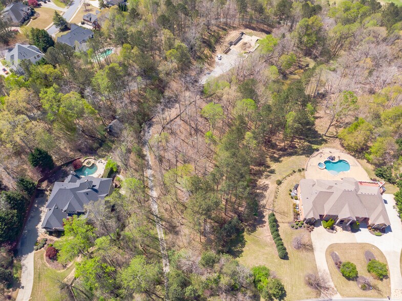 350 Lum Crowe, Roswell, GA 30075