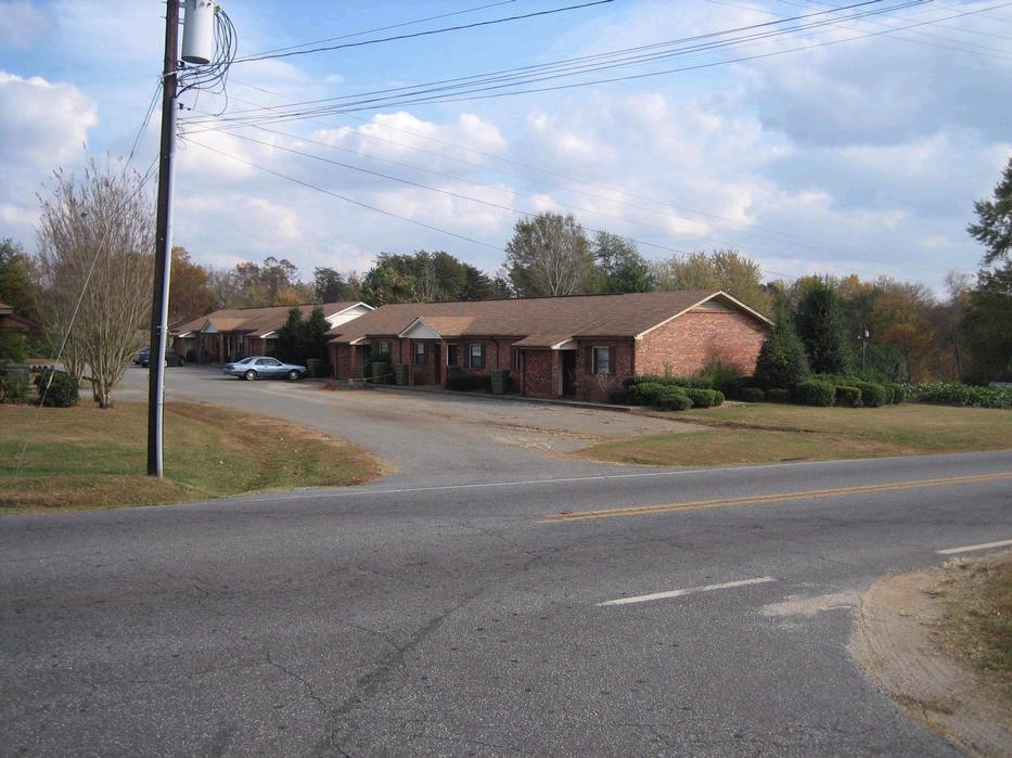 951 Oakland Rd, Forest City, NC for sale Primary Photo- Image 1 of 1