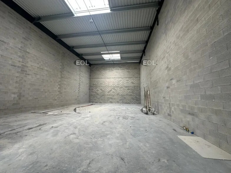 Flex in Rousset for lease - Interior Photo - Image 2 of 10