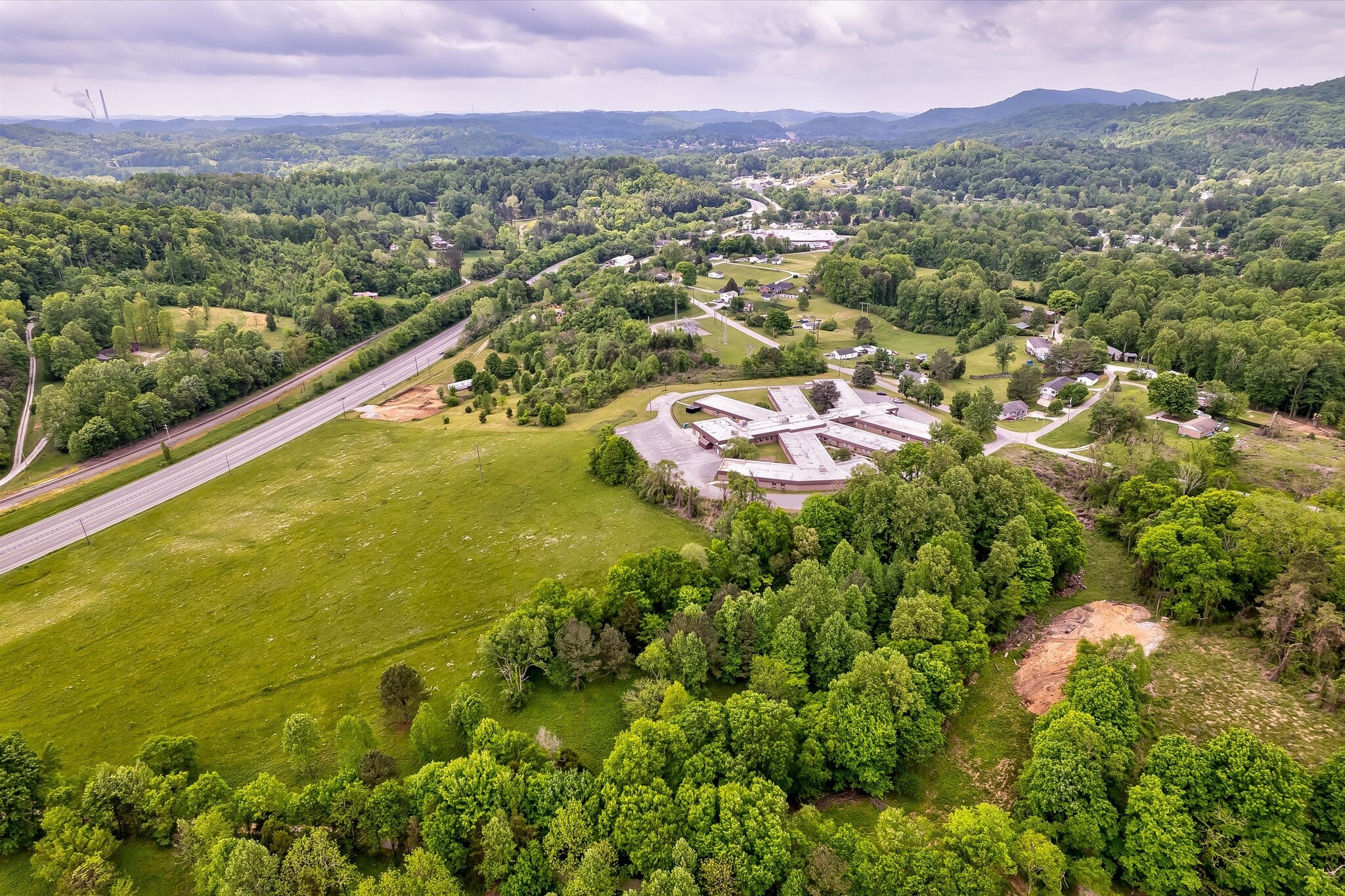 240 Hannah Rd, Harriman, TN 37748 Harriman Care and Rehabilitation