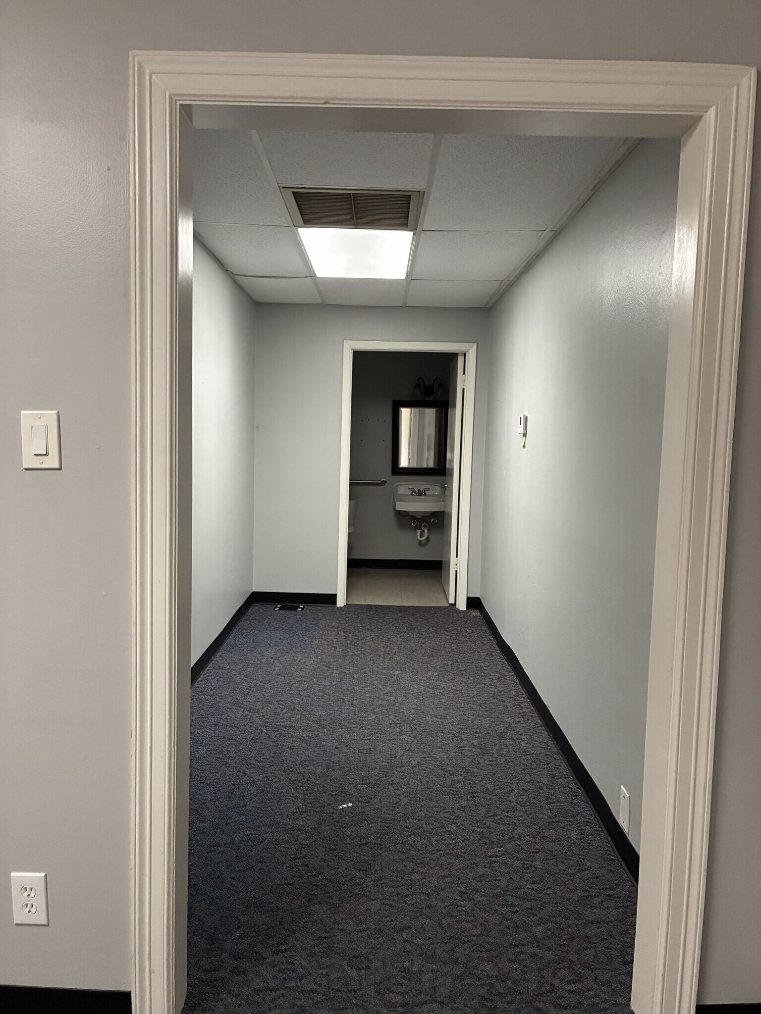7125 W Tidwell Rd, Houston, TX for lease Interior Photo- Image 1 of 10