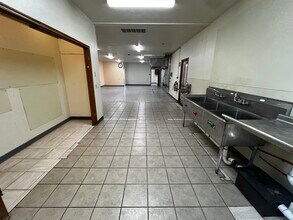 724 W 15th St, Edmond, OK for lease Interior Photo- Image 2 of 13