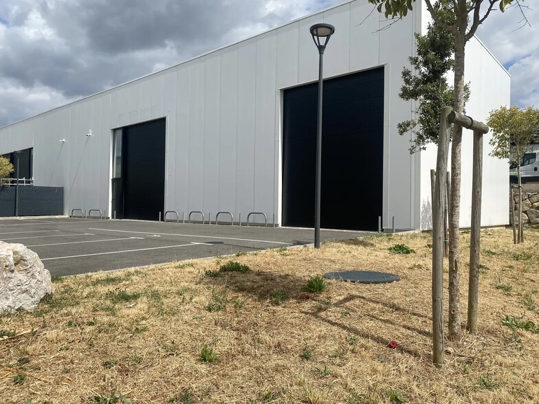 Industrial in Toulouse for lease - Building Photo - Image 3 of 4