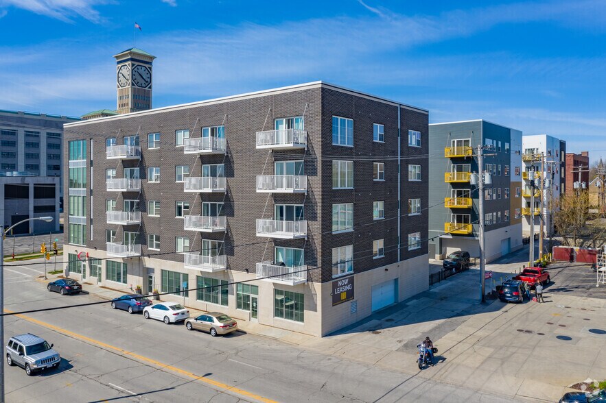 124 W Washington St, Milwaukee, WI for sale - Building Photo - Image 1 of 1