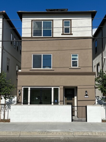 3005 Cochran St, Simi Valley, CA for lease - Building Photo - Image 2 of 56