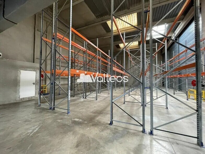 8 Avenue De Fondeyre, Toulouse for lease - Interior Photo - Image 2 of 15