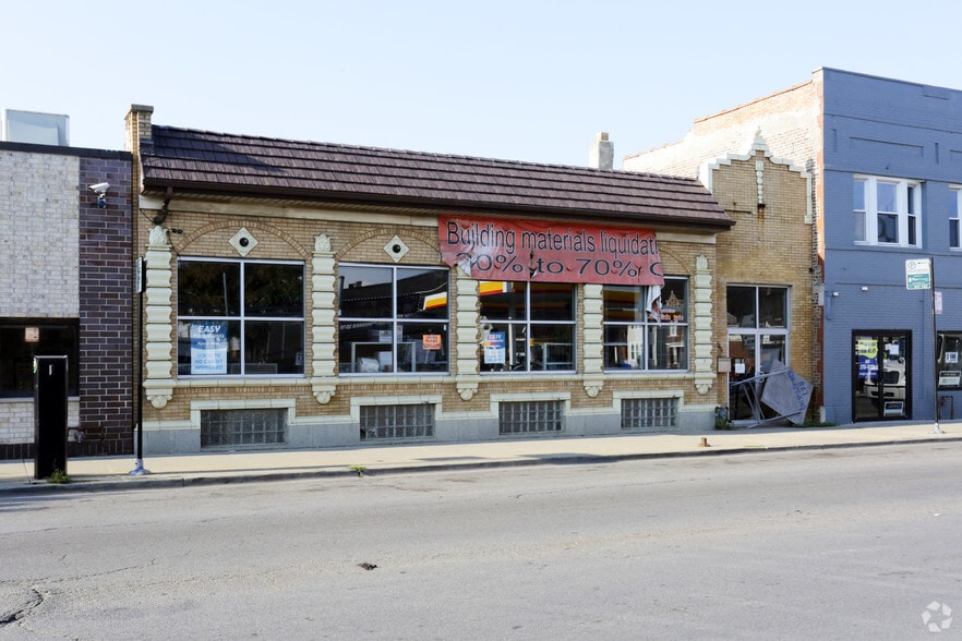 3949 W Armitage Ave, Chicago, IL for sale - Primary Photo - Image 1 of 22