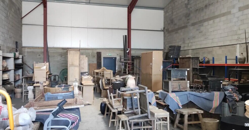 Office in Limours for lease - Interior Photo - Image 3 of 8