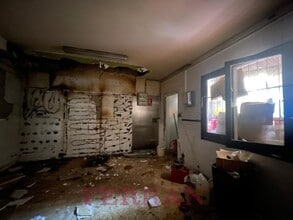 Retail in Barcelona, Barcelona for lease Interior Photo- Image 2 of 3