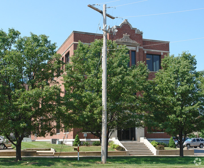 415 SW 8th St, Topeka, KS for lease - Building Photo - Image 2 of 2