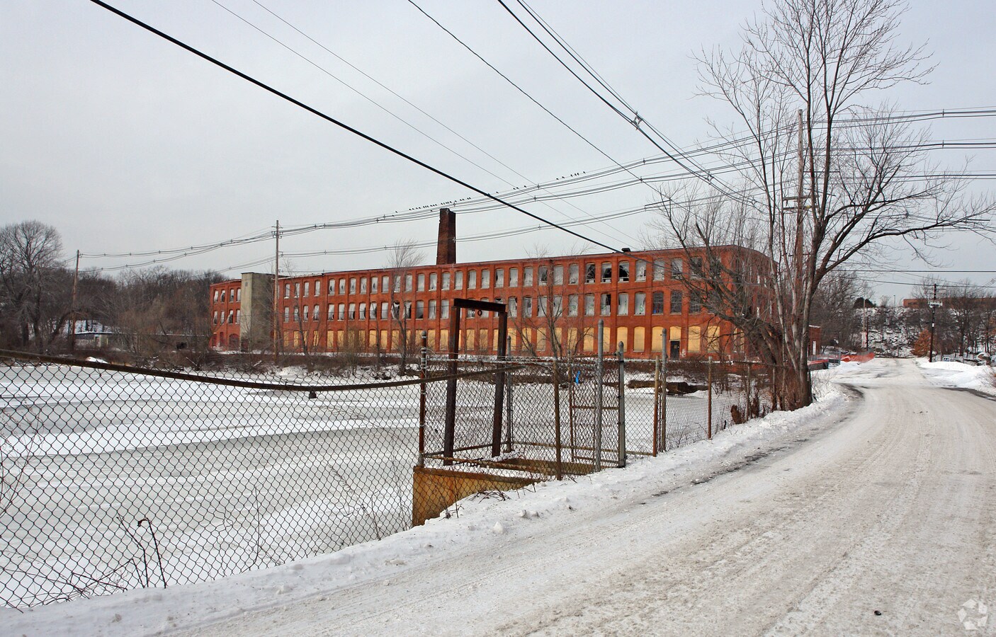 143 Lynnfield St, Peabody, MA 01960