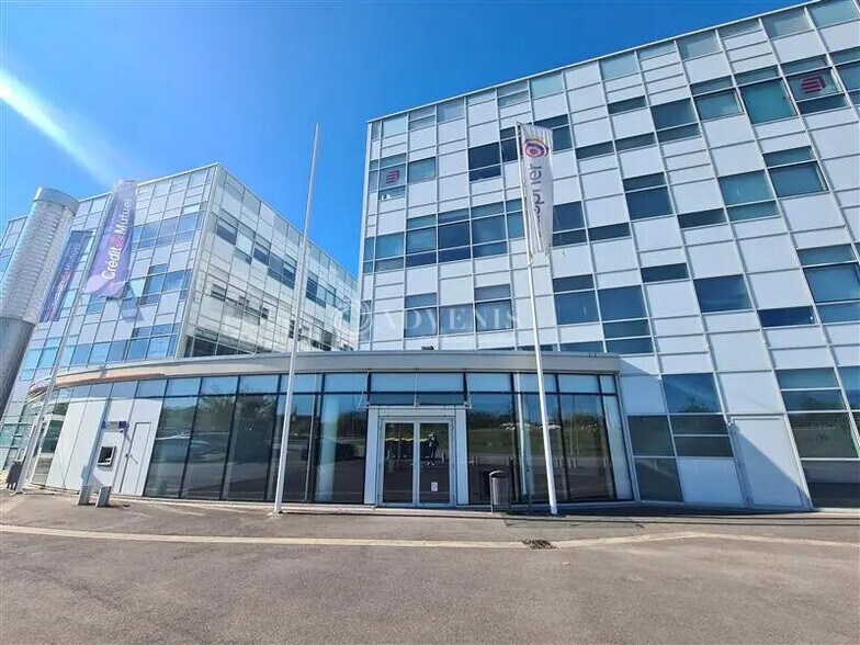 Office in Metz for lease - Building Photo - Image 2 of 12