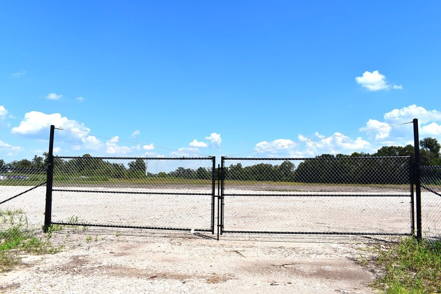 8911 FM 524 Rd, Sweeny, TX for lease - Building Photo - Image 2 of 20