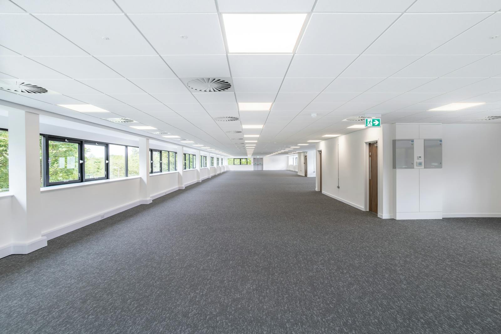 Breckland, Milton Keynes for lease Interior Photo- Image 1 of 4