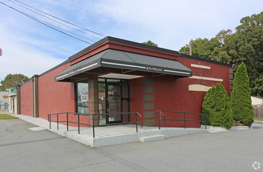 2924 Battleground Ave, Greensboro, NC 27408