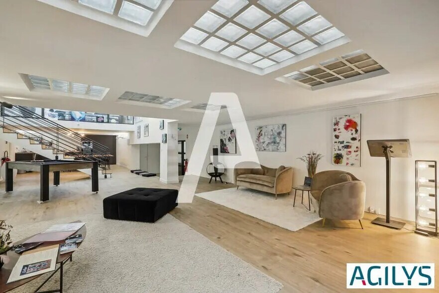 Office in Orsay for lease - Interior Photo - Image 1 of 18