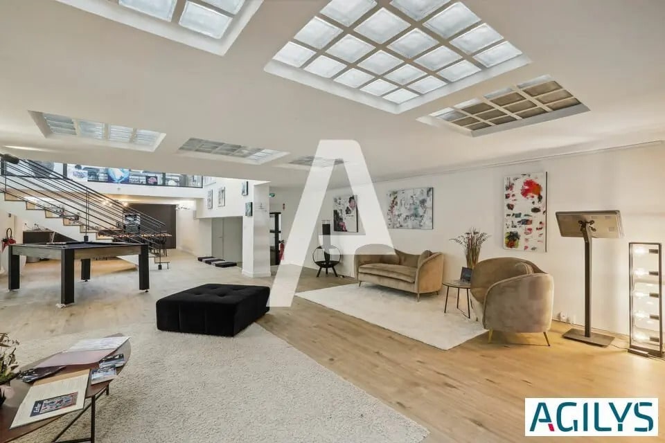 Office in Orsay for lease Interior Photo- Image 1 of 19