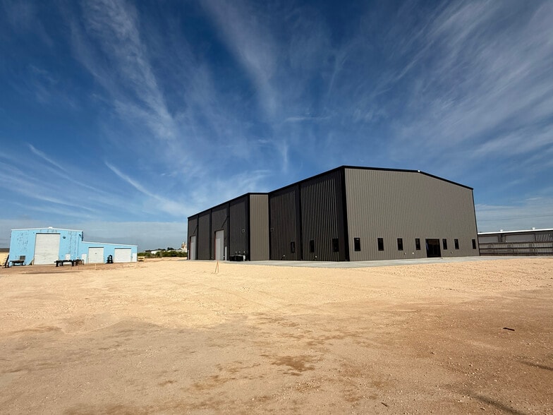 1602 S Midkiff Rd, Midland, TX for lease - Primary Photo - Image 1 of 20
