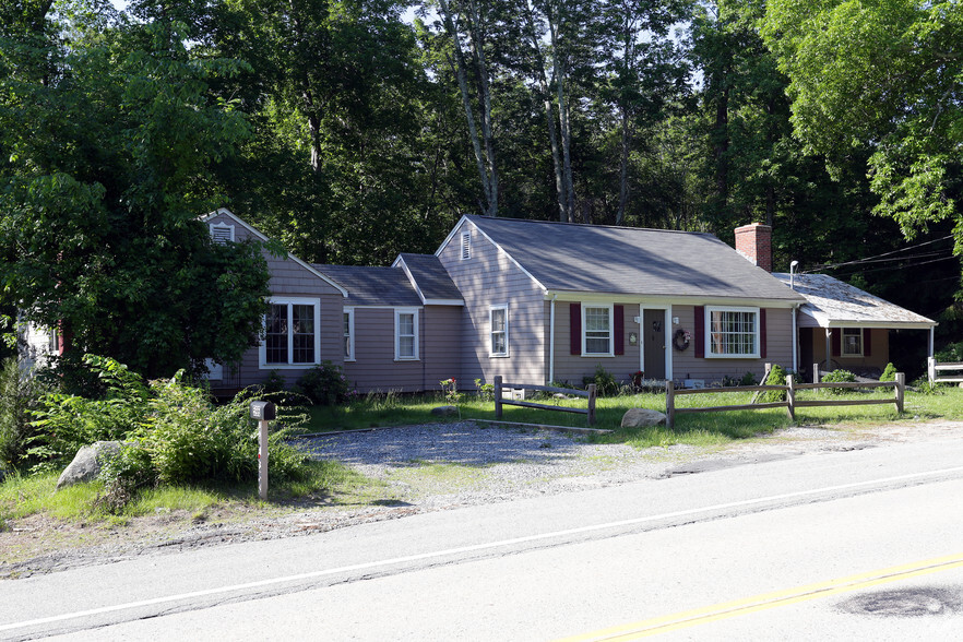 590-596 Danielson Pike, North Scituate, RI for sale - Primary Photo - Image 1 of 1