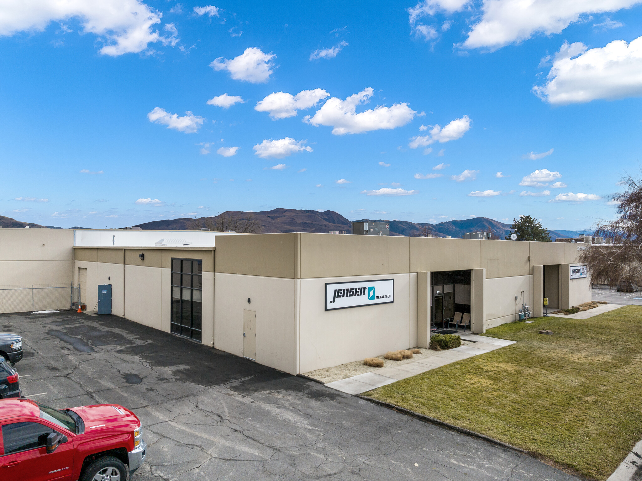 521-527 Dunn Cir, Sparks, NV for lease Building Photo- Image 1 of 9
