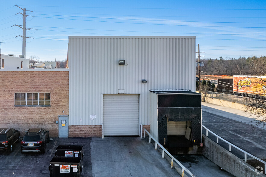 543 W Algonquin Rd, Arlington Heights, IL for sale - Building Photo - Image 3 of 26