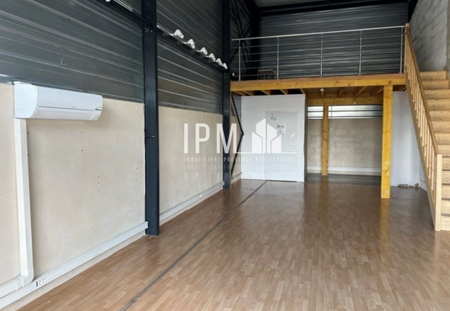 Location Commerce 84 m²