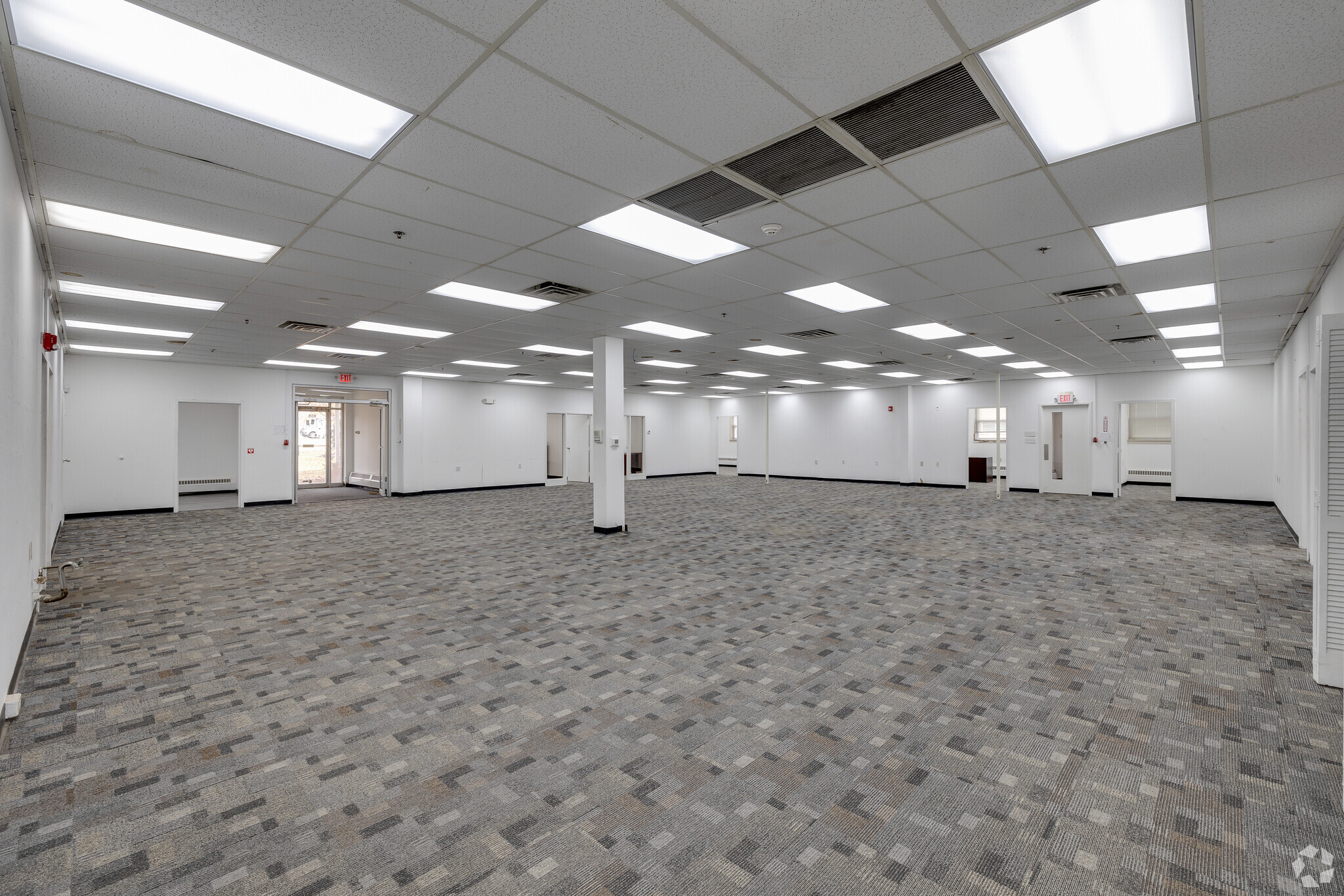 235 New York Dr, Fort Washington, PA for lease Interior Photo- Image 1 of 13