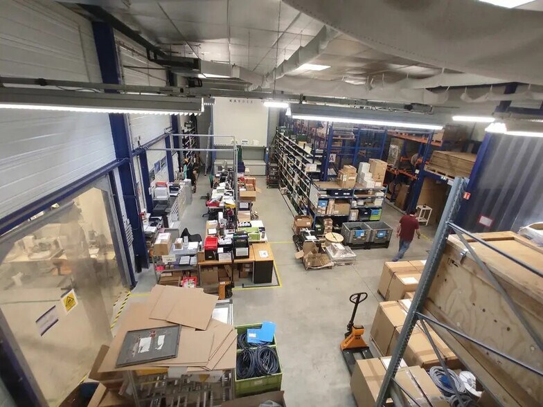 Flex in Vaulx-Milieu for sale - Interior Photo - Image 3 of 10