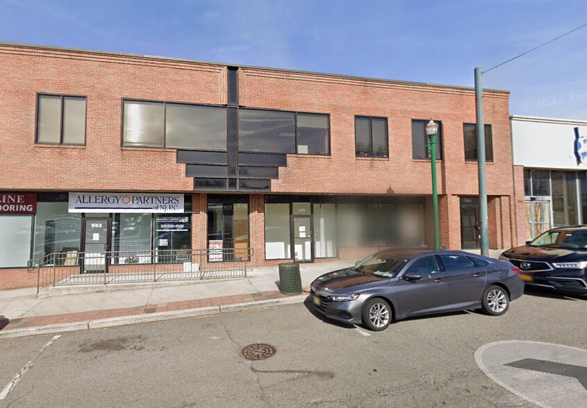 545553 Cedar Ln, Teaneck, NJ 07666