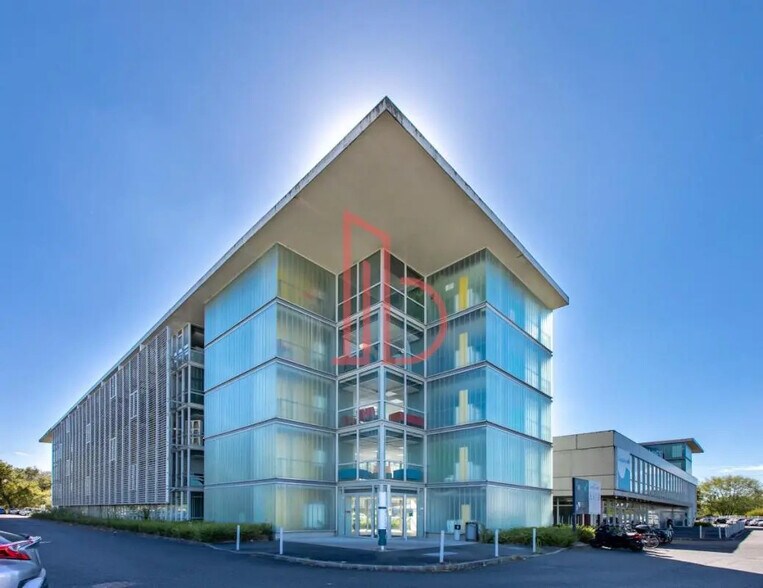 Office in Mérignac for lease - Building Photo - Image 2 of 8