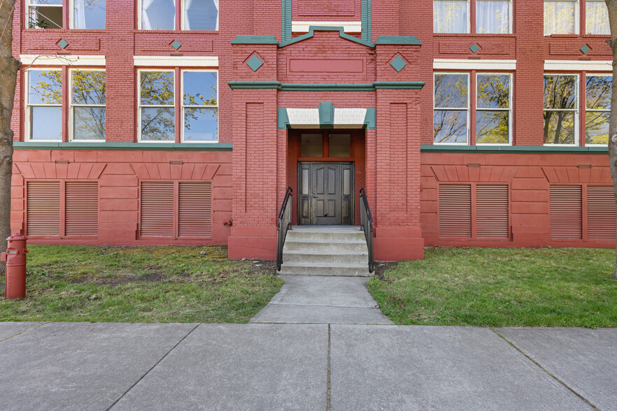 5634 E Commerce Ave, Spokane, WA for sale - Building Photo - Image 2 of 13