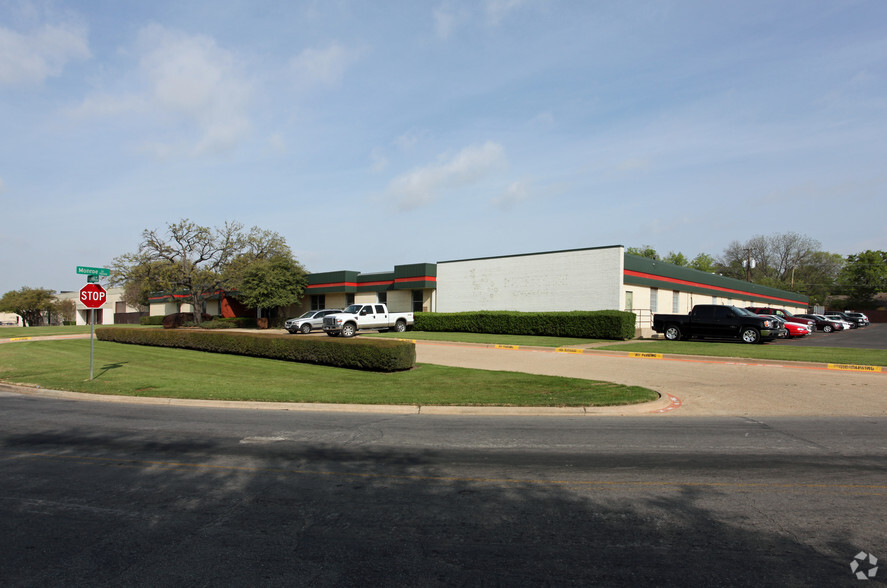 2925 Merrell Rd, Dallas, TX for lease - Primary Photo - Image 1 of 10