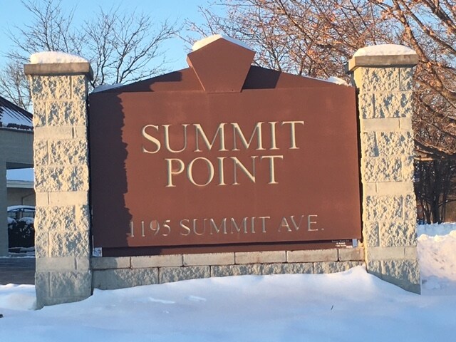 1195 Summit Ave, Oconomowoc, WI for sale - Building Photo - Image 1 of 1